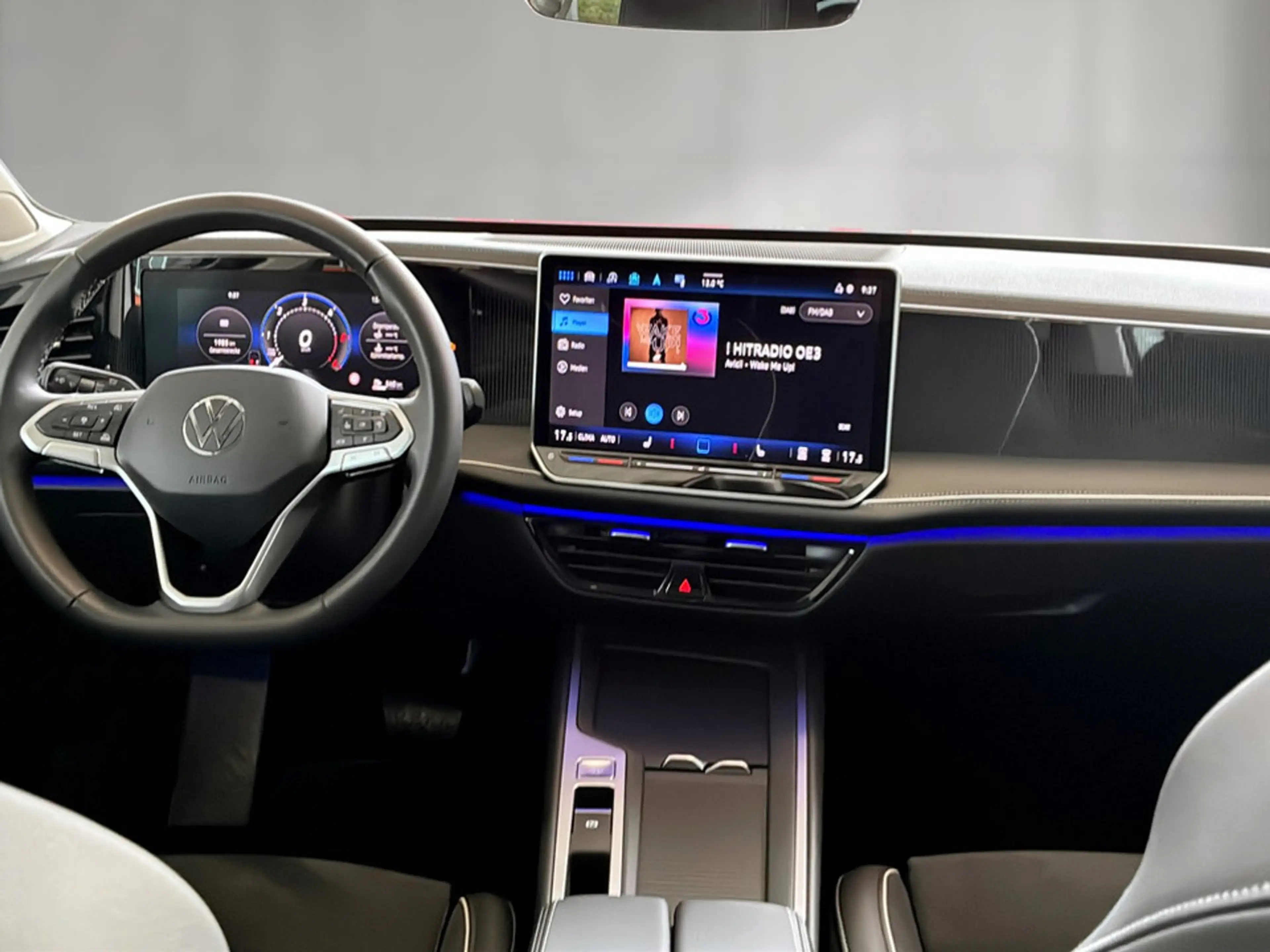 Volkswagen Passat Variant Business TDI DSG — photo 12