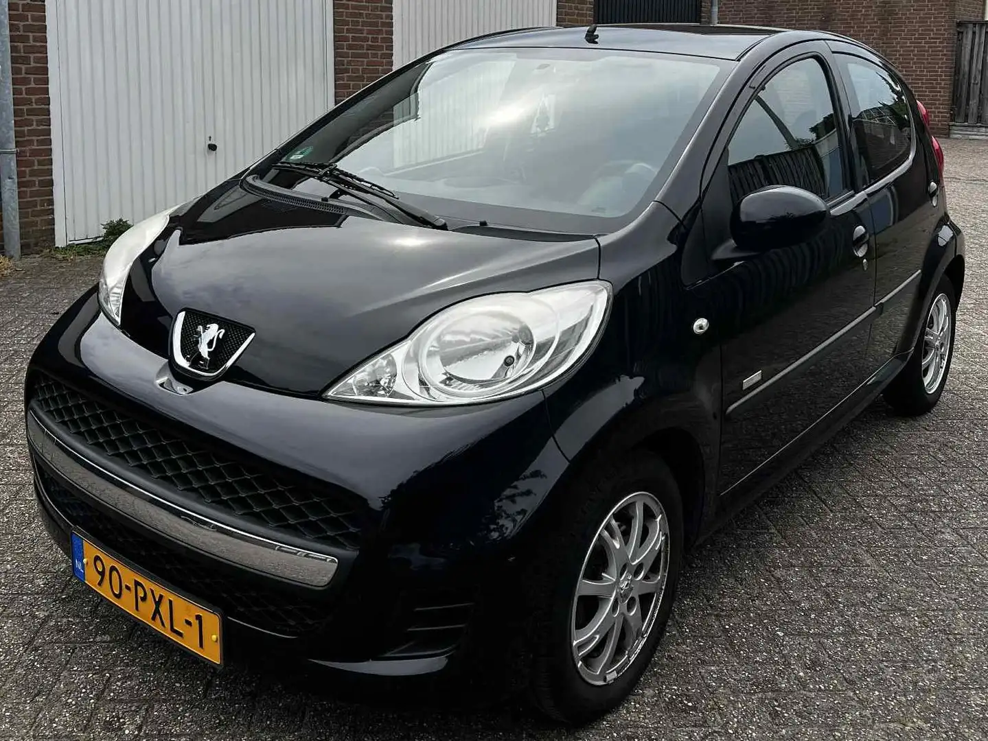 Peugeot 107 107 1.0-12V Millesim 200 / automaat /airco Noir - 1