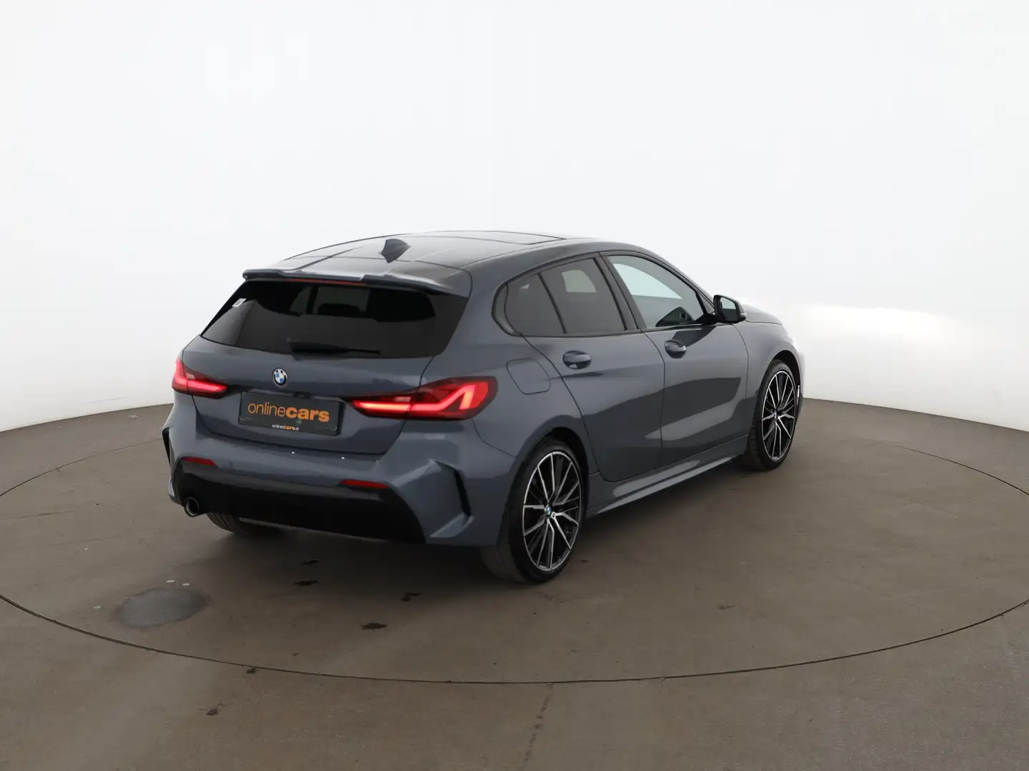 BMW 118 i Limousine M-Sport Aut LED SKY HEAD-UP RADAR Grau - 2