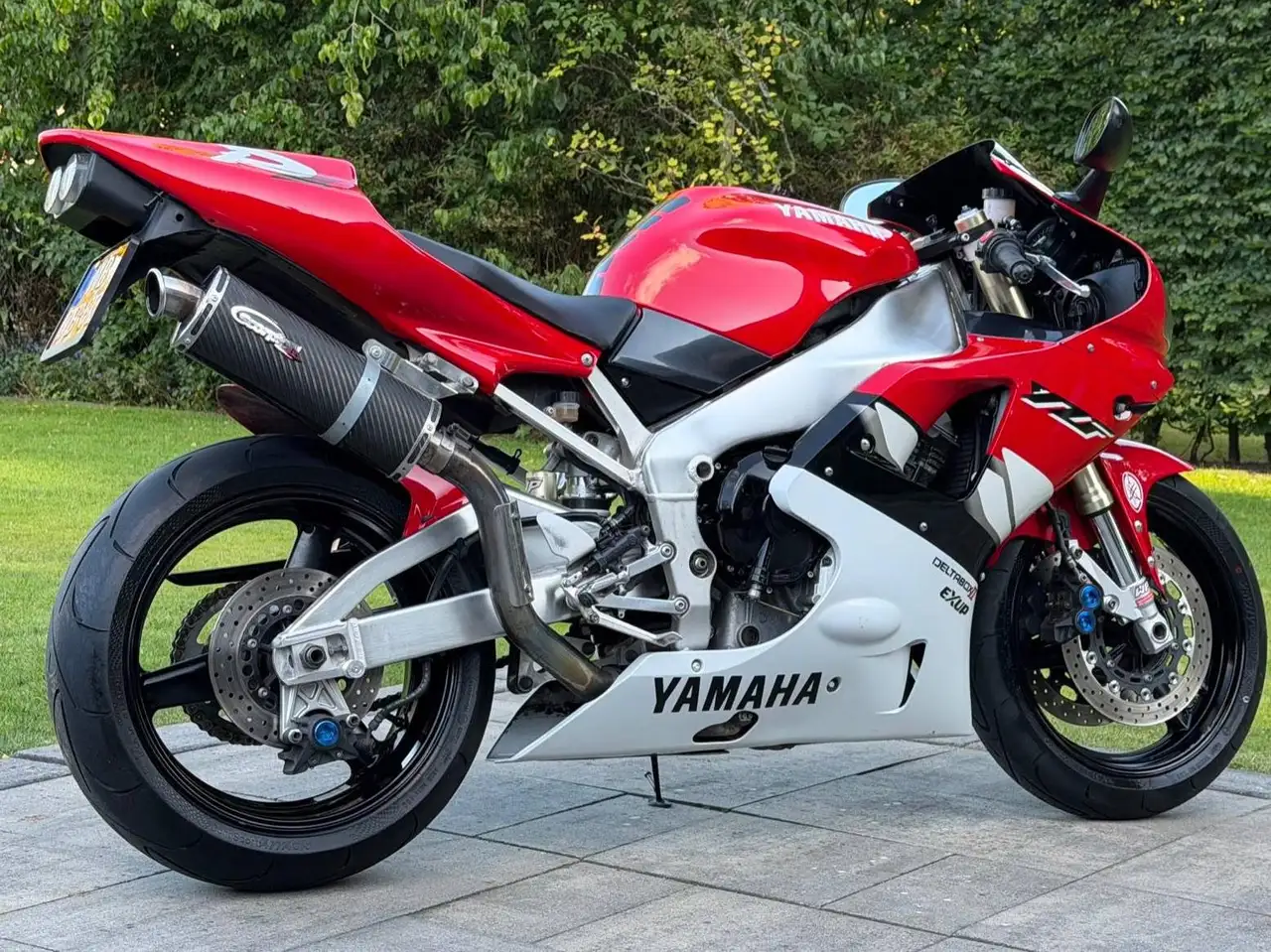 Yamaha YZF-R1