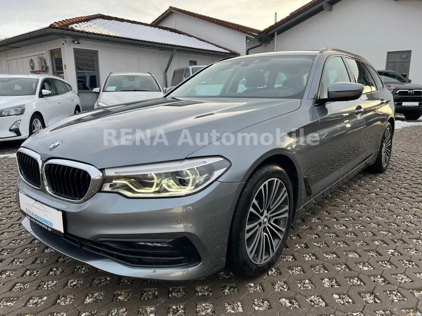 BMW 530 xDrive Touring Sport Line*NAVI*Leder*18 Zoll Blau - 1