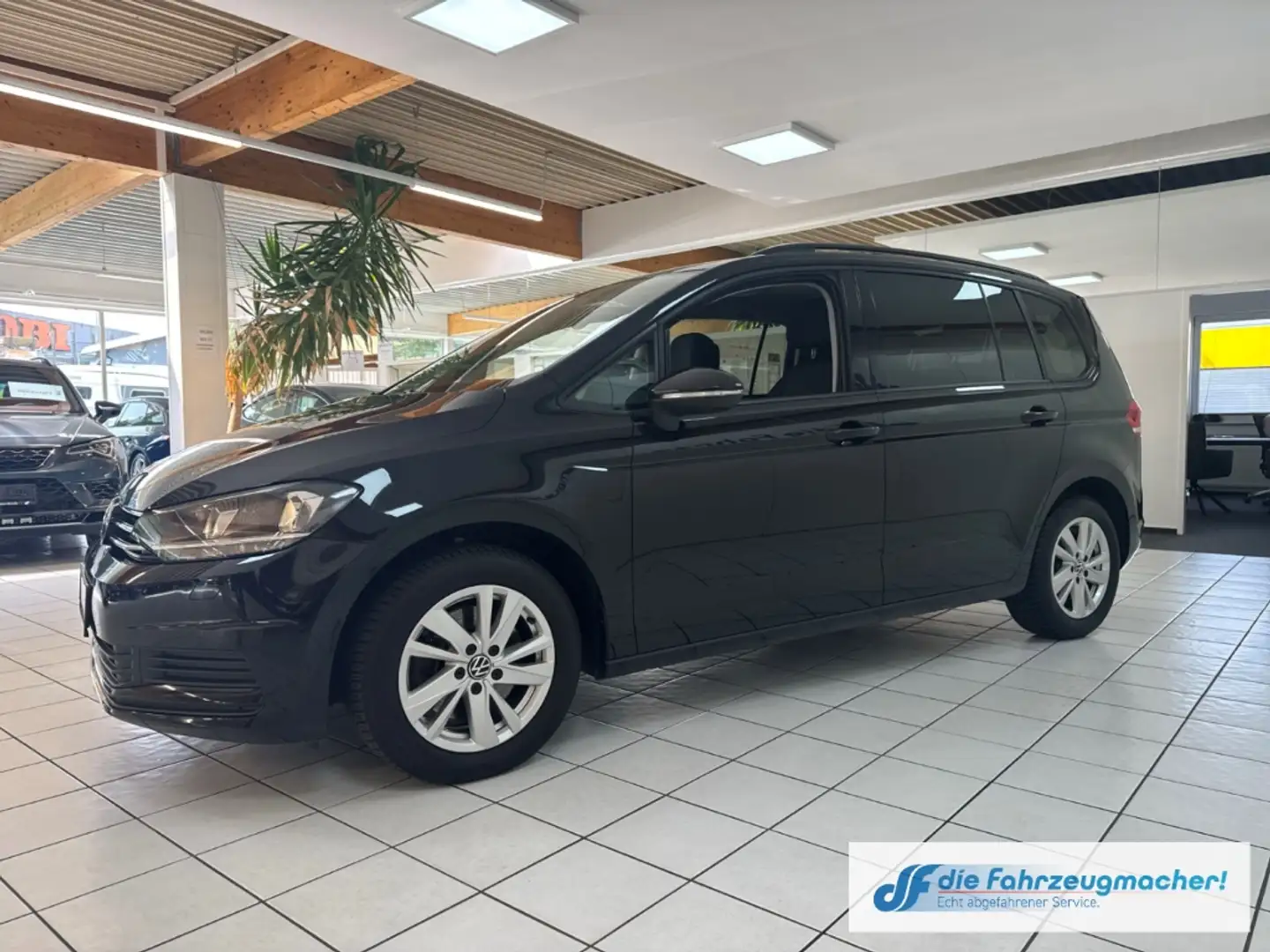 Volkswagen Touran Comfortline 2.0 TDI *7 Sitzer*Digi Cockpit SHZ Negro - 2