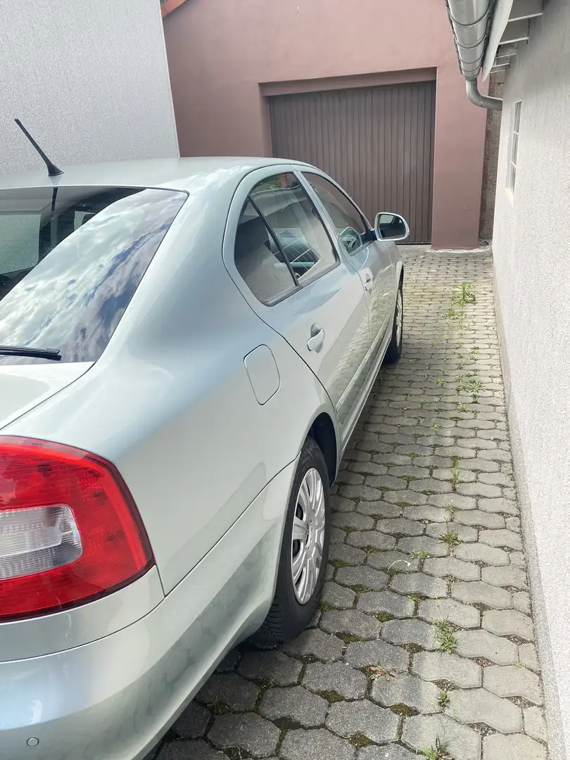 Skoda Octavia 1.6 Elegance - 2