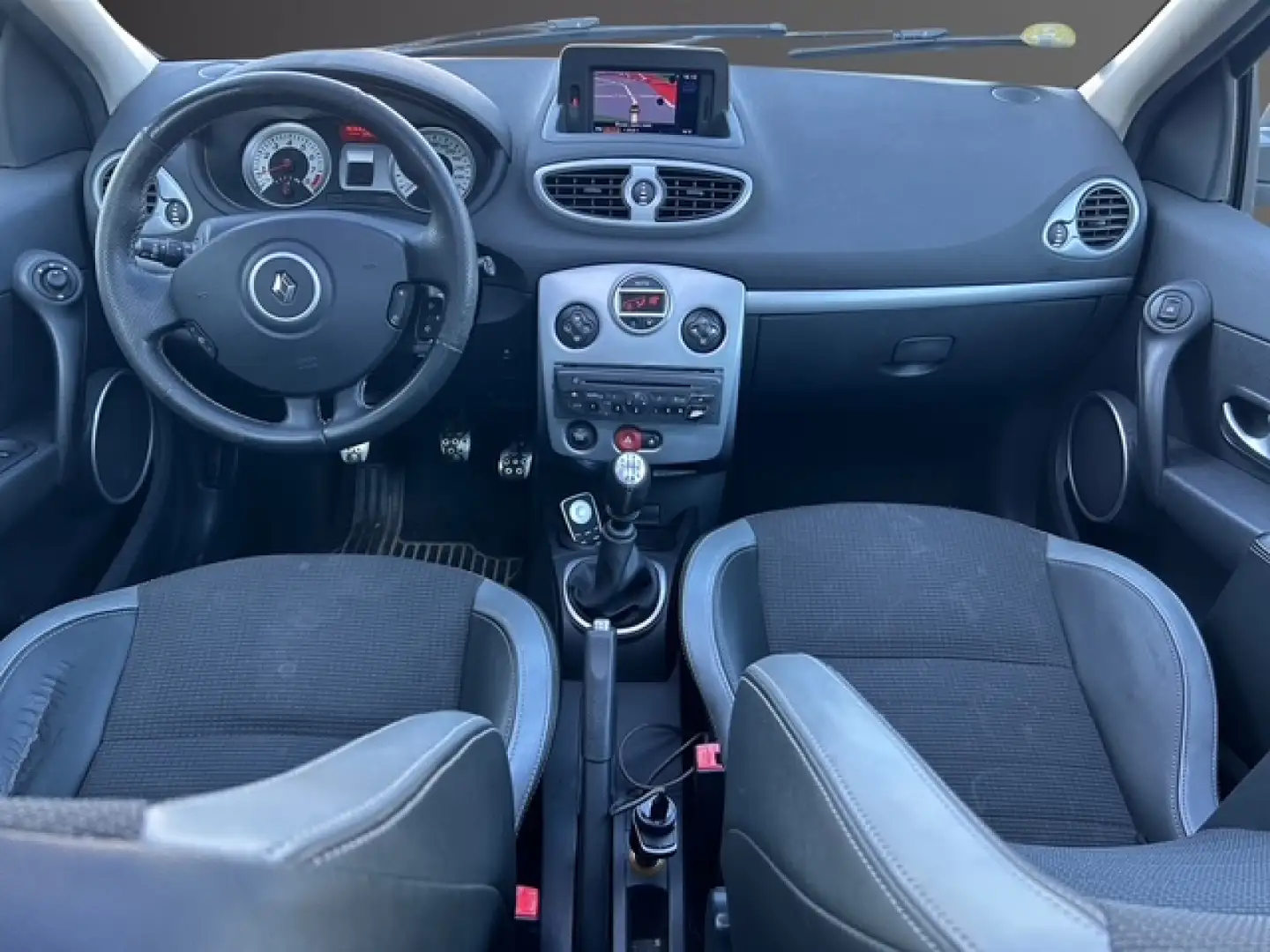 Renault Clio Clio III 1.6 16V 128 GT Grau - 2