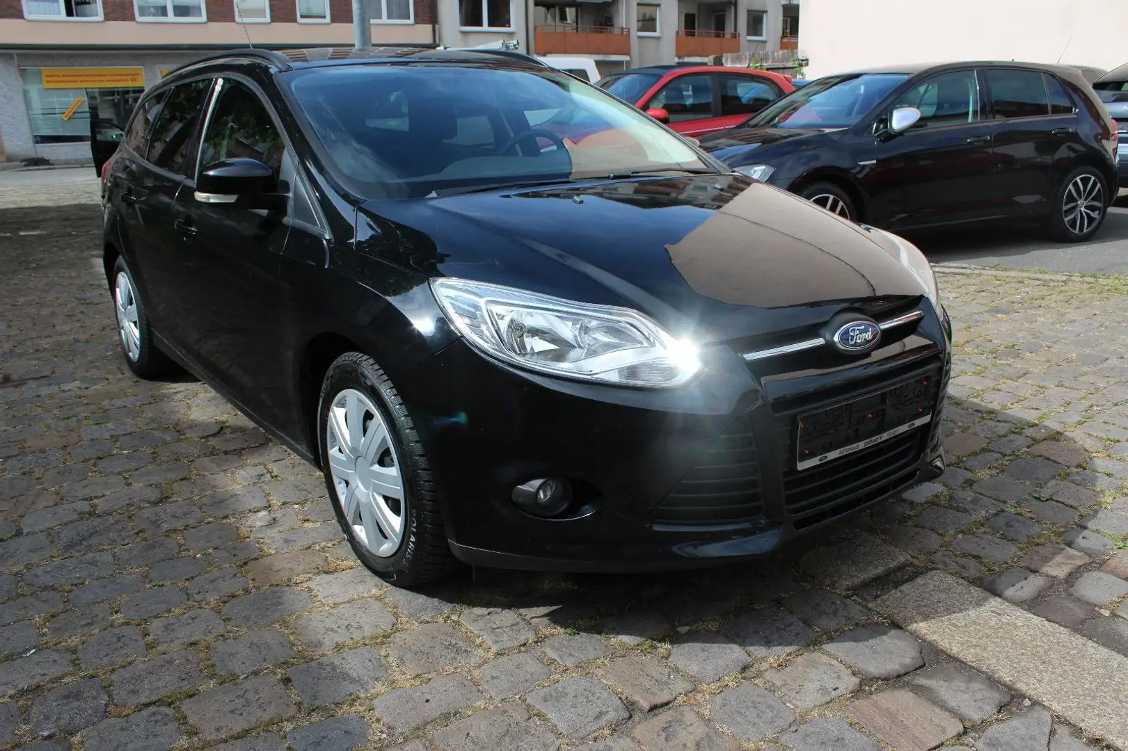 Ford Focus Turnier Trend Schwarz - 1