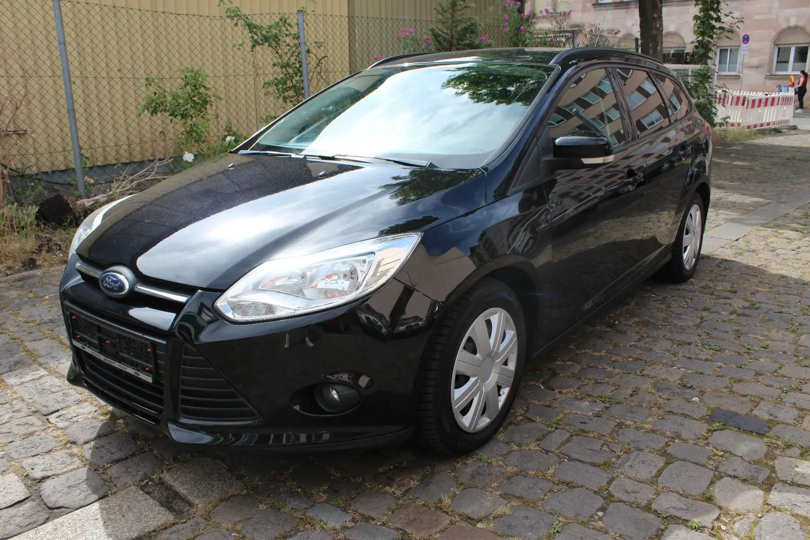 Ford Focus Turnier Trend Schwarz - 2