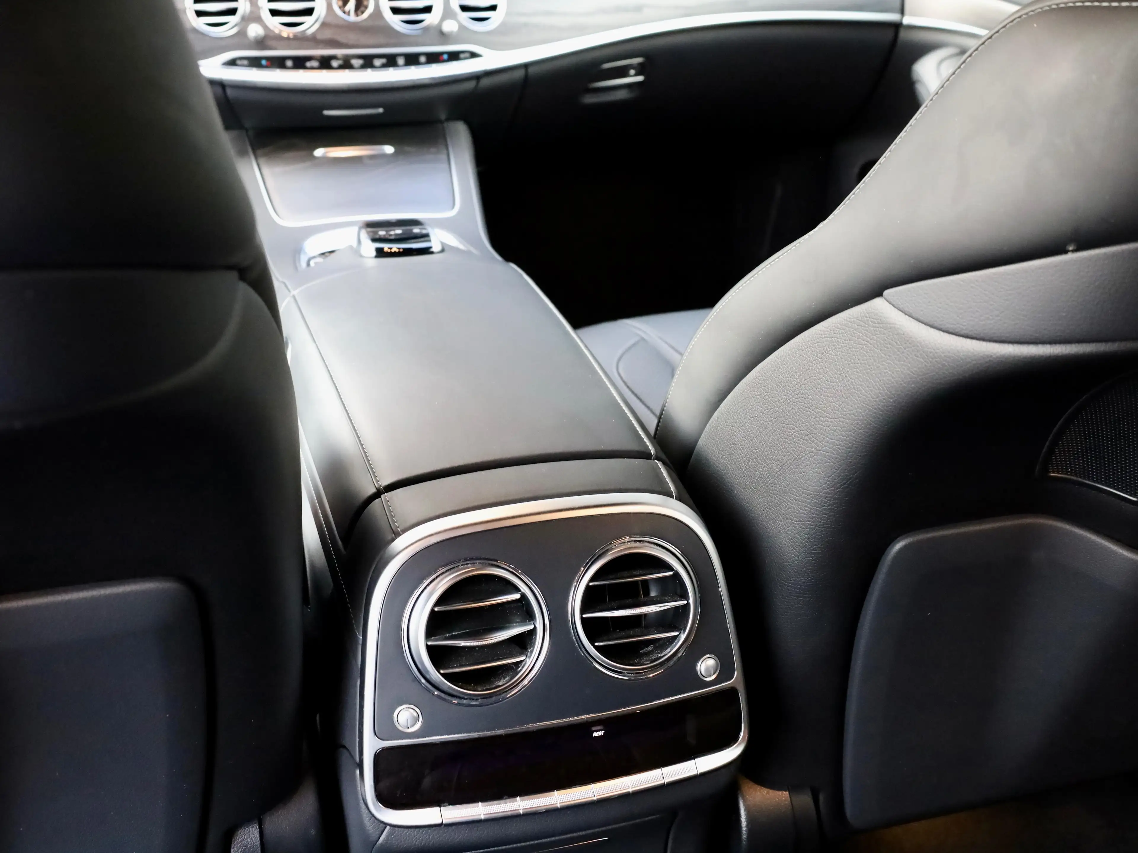Mercedes-Benz S 560 S 560 4Matic 9G-TRONIC *AMG Line*HuD*4xS-Klima*Panorama*Voll — photo 15