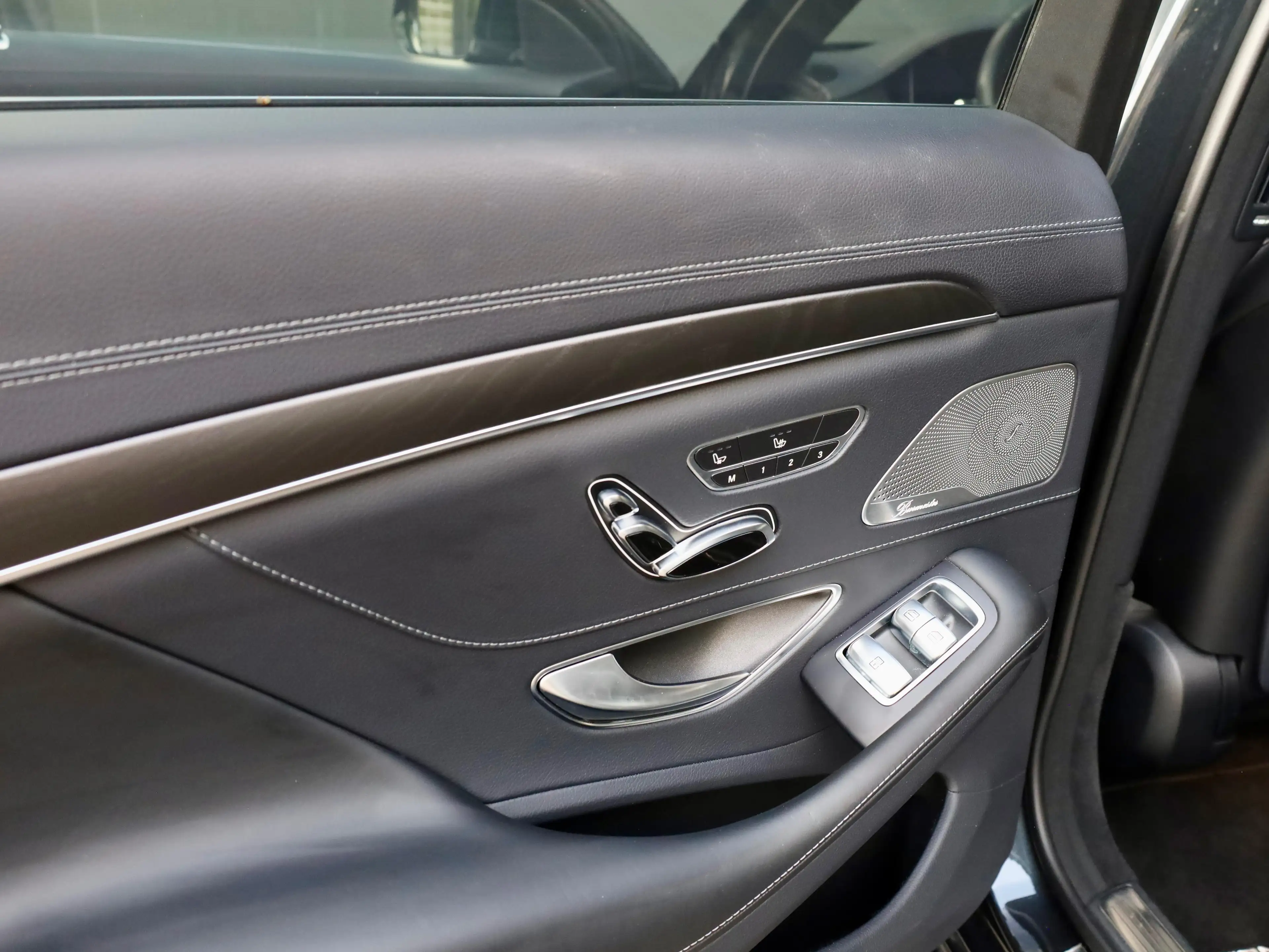 Mercedes-Benz S 560 S 560 4Matic 9G-TRONIC *AMG Line*HuD*4xS-Klima*Panorama*Voll — photo 14