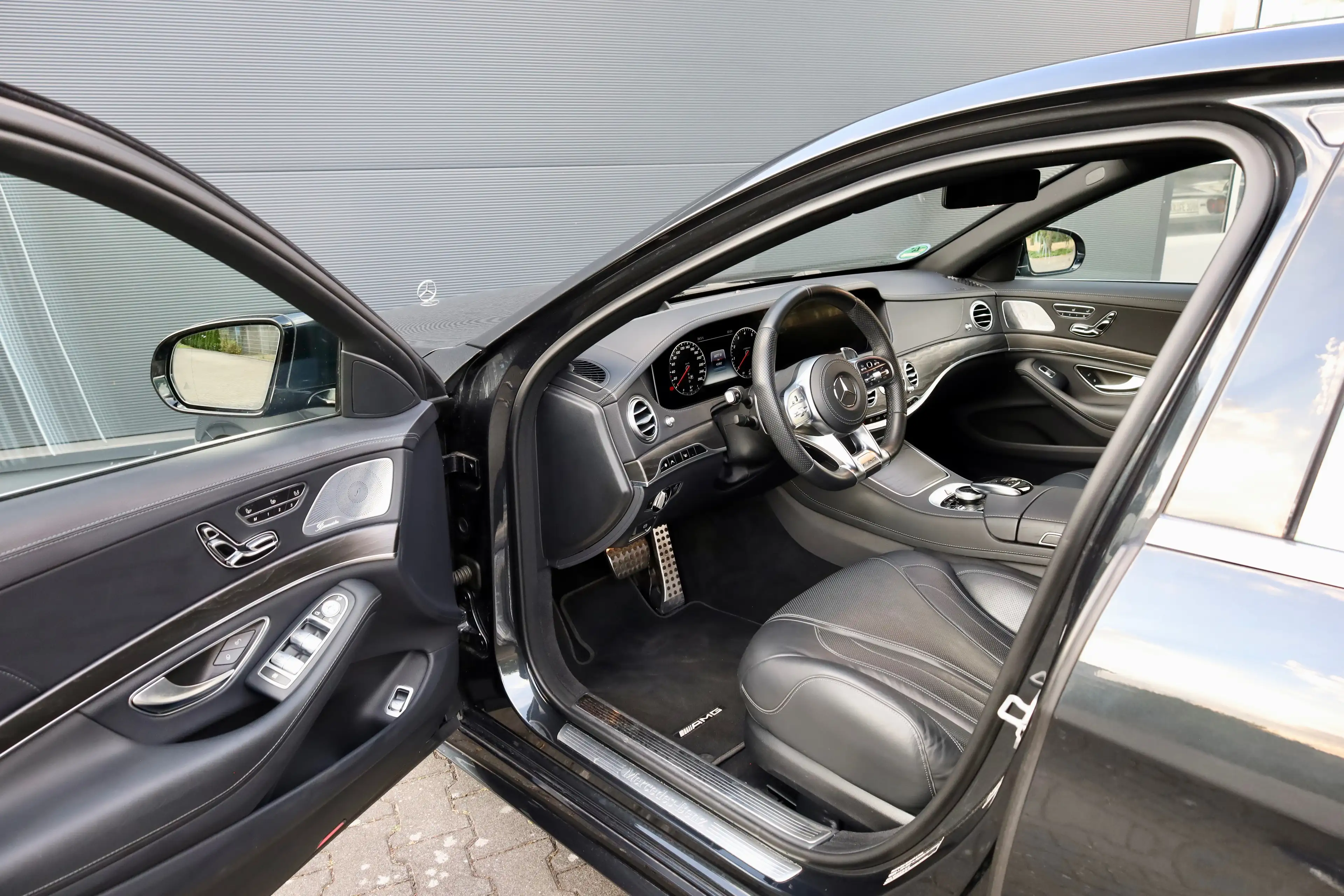 Mercedes-Benz S 560 S 560 4Matic 9G-TRONIC *AMG Line*HuD*4xS-Klima*Panorama*Voll — photo 5