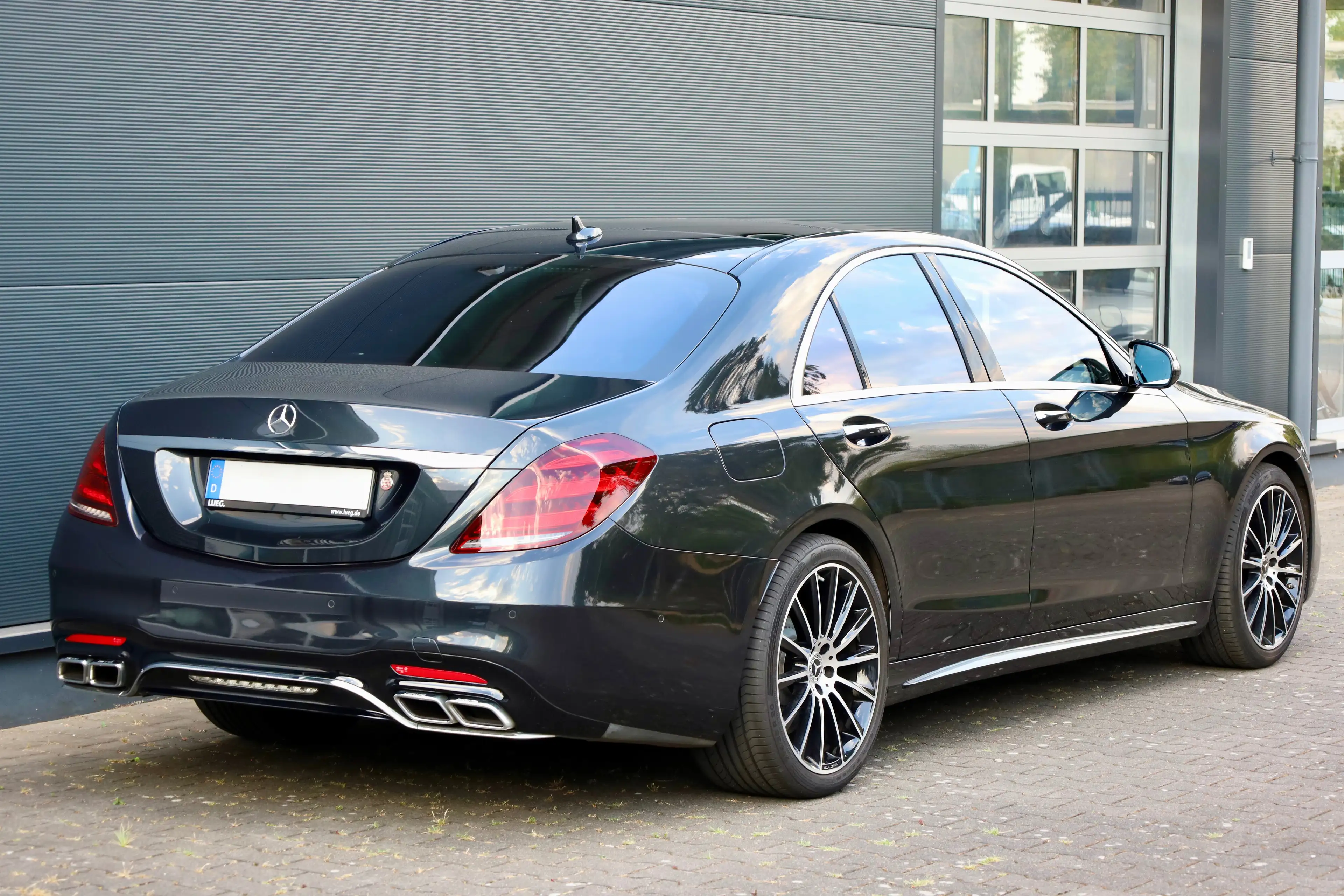 Mercedes-Benz S 560 S 560 4Matic 9G-TRONIC *AMG Line*HuD*4xS-Klima*Panorama*Voll — photo 4