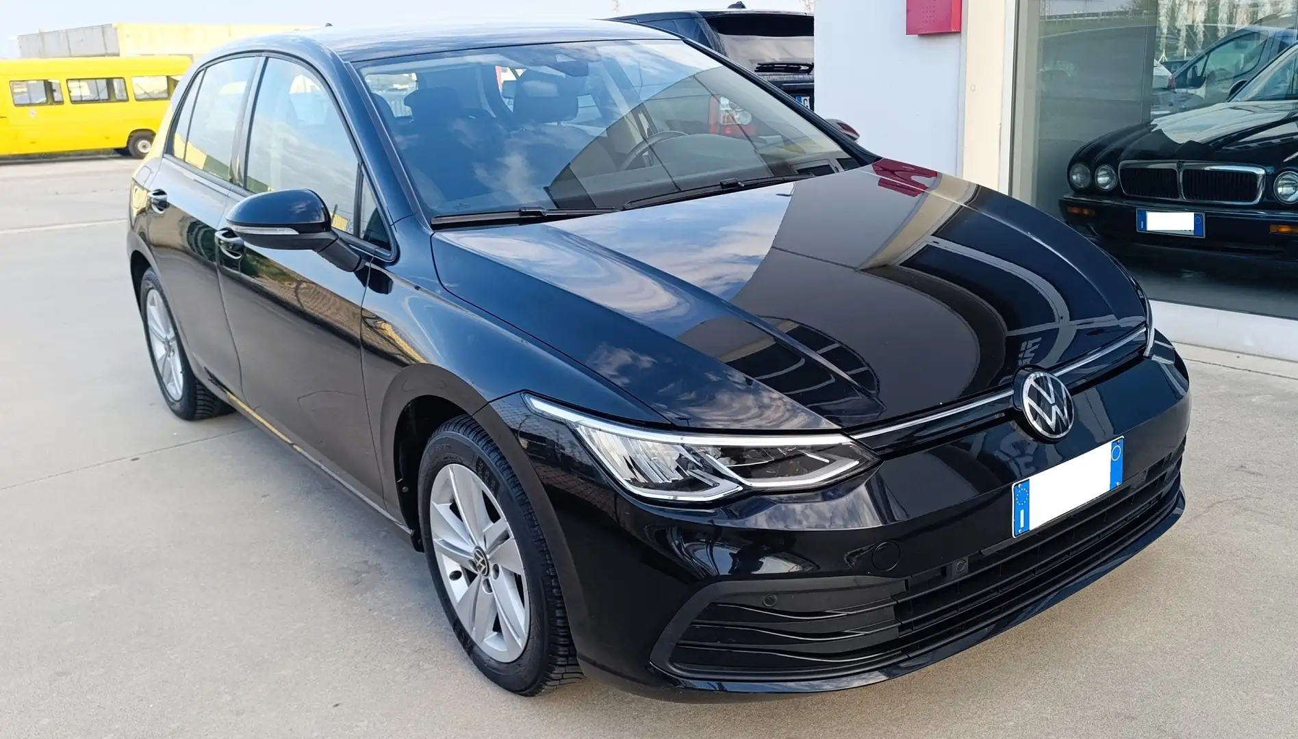 Volkswagen Golf 8 2.0 tdi Life 115cv - Service Volkswagen - 1