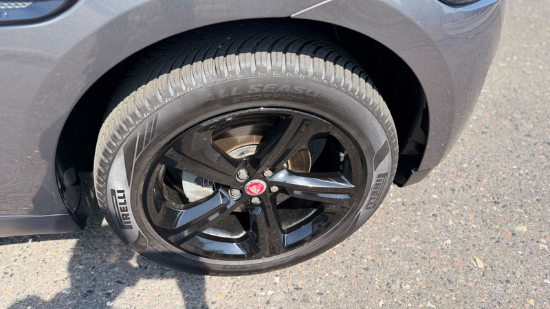 Jaguar F-Pace F-PACE Prestige AWD Camera/Panorama/AHK-Voll! — photo 14