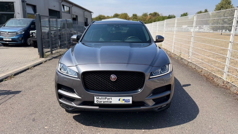 Jaguar F-Pace F-PACE Prestige AWD Camera/Panorama/AHK-Voll! — photo 9