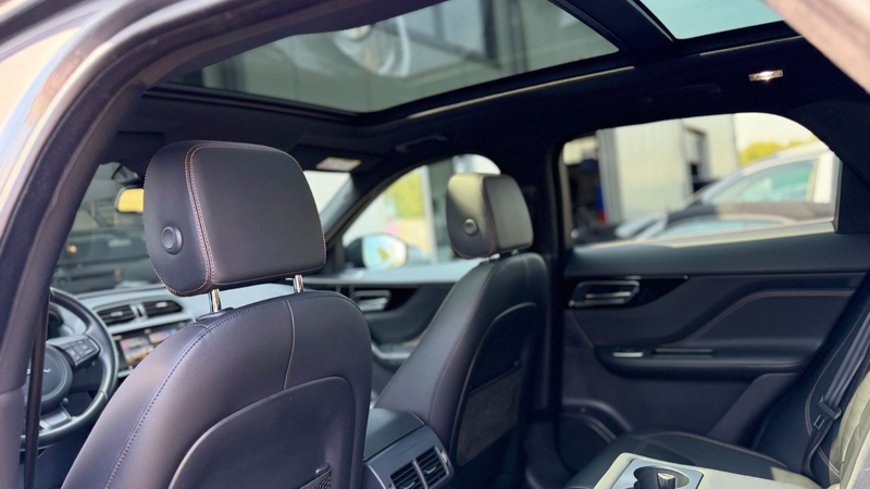 Jaguar F-Pace F-PACE Prestige AWD Camera/Panorama/AHK-Voll! — photo 13