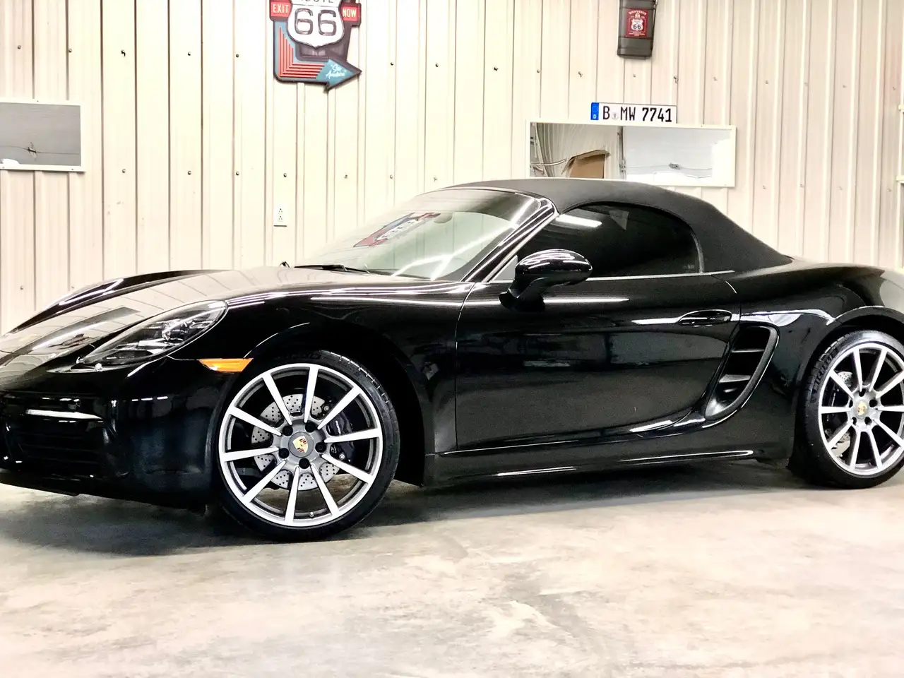 Porsche 718 Boxster снимка Porsche 718 Boxster