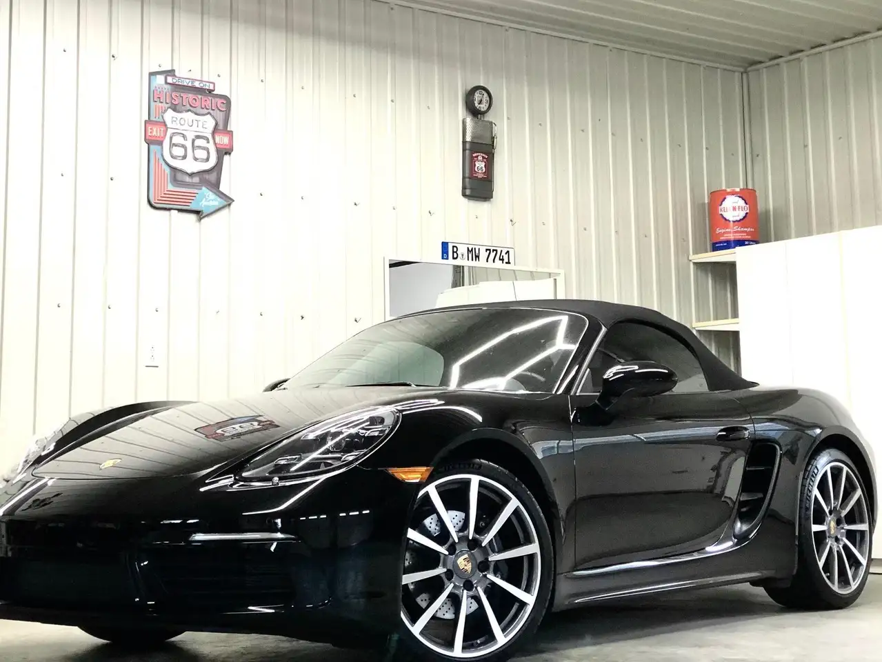 Porsche 718 Boxster снимка Porsche 718 Boxster