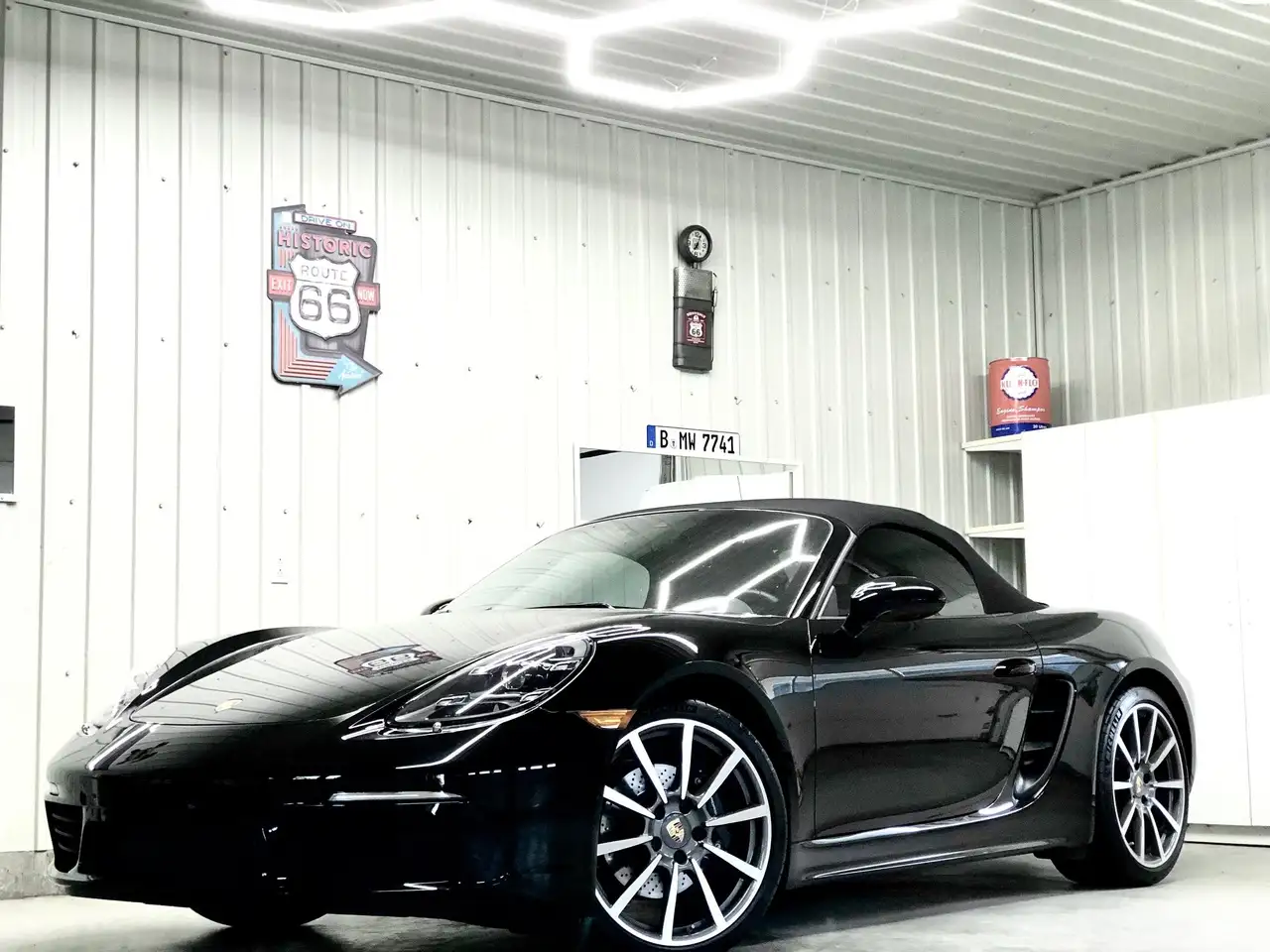 Porsche 718 Boxster снимка Porsche 718 Boxster