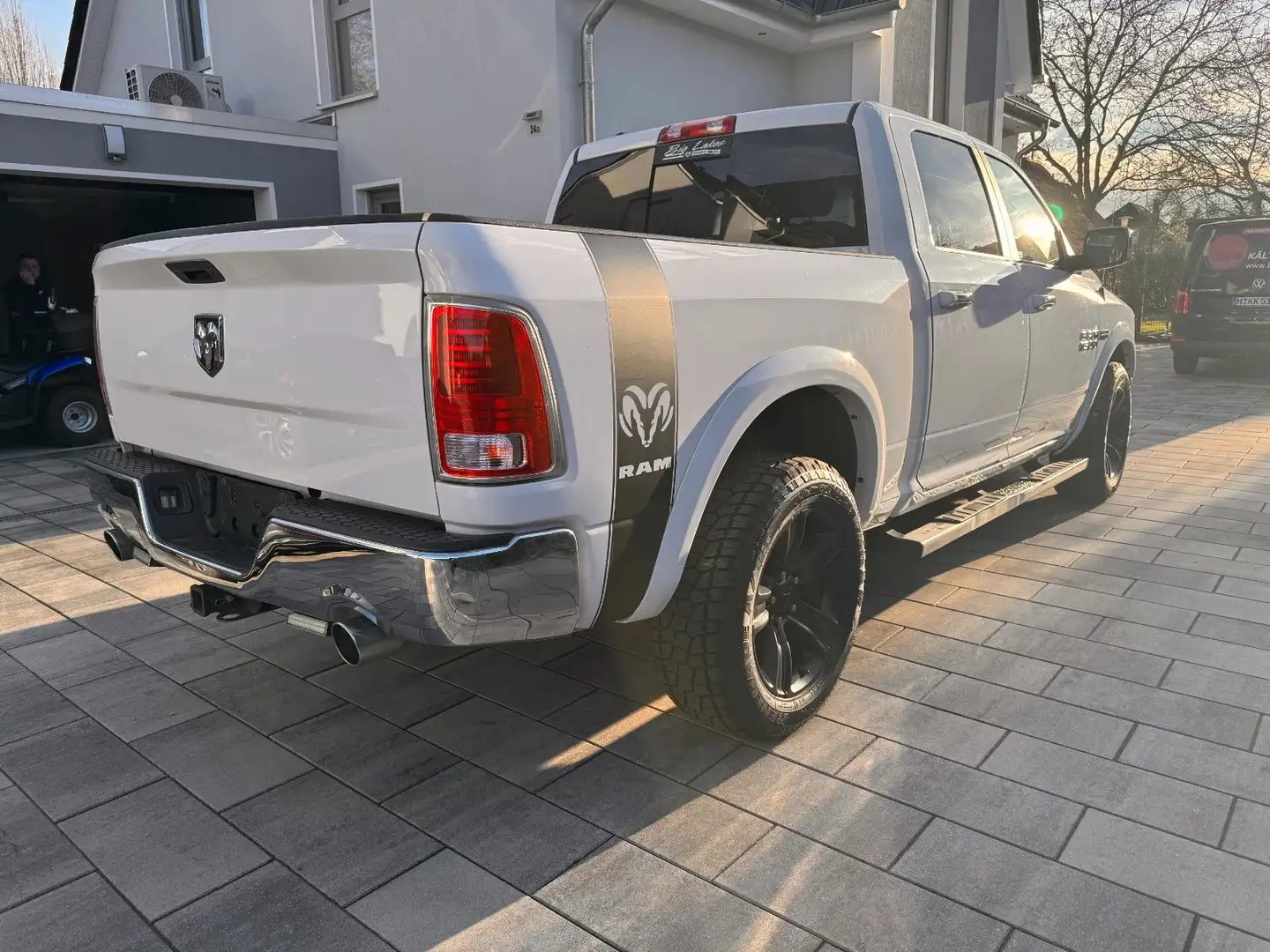 Dodge RAM 5,7 Hemi Crew 4x4/ Alpine/ Navi/ Ahk./Leder Beyaz - 2