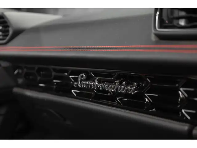 Lamborghini Huracan view 15