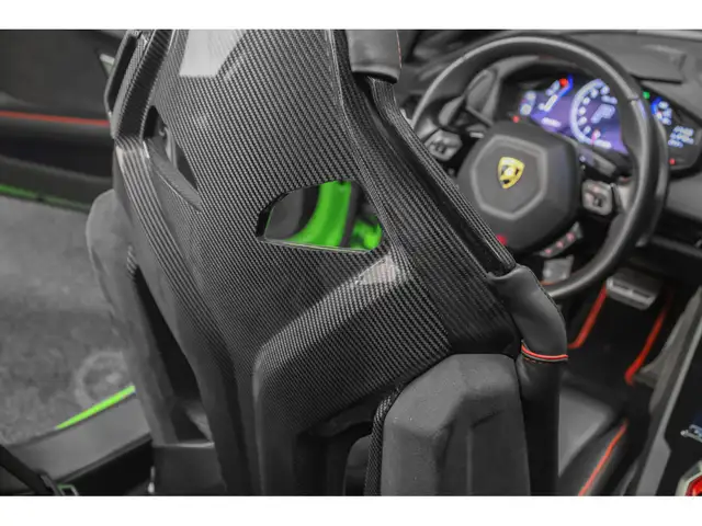 Lamborghini Huracan view 11