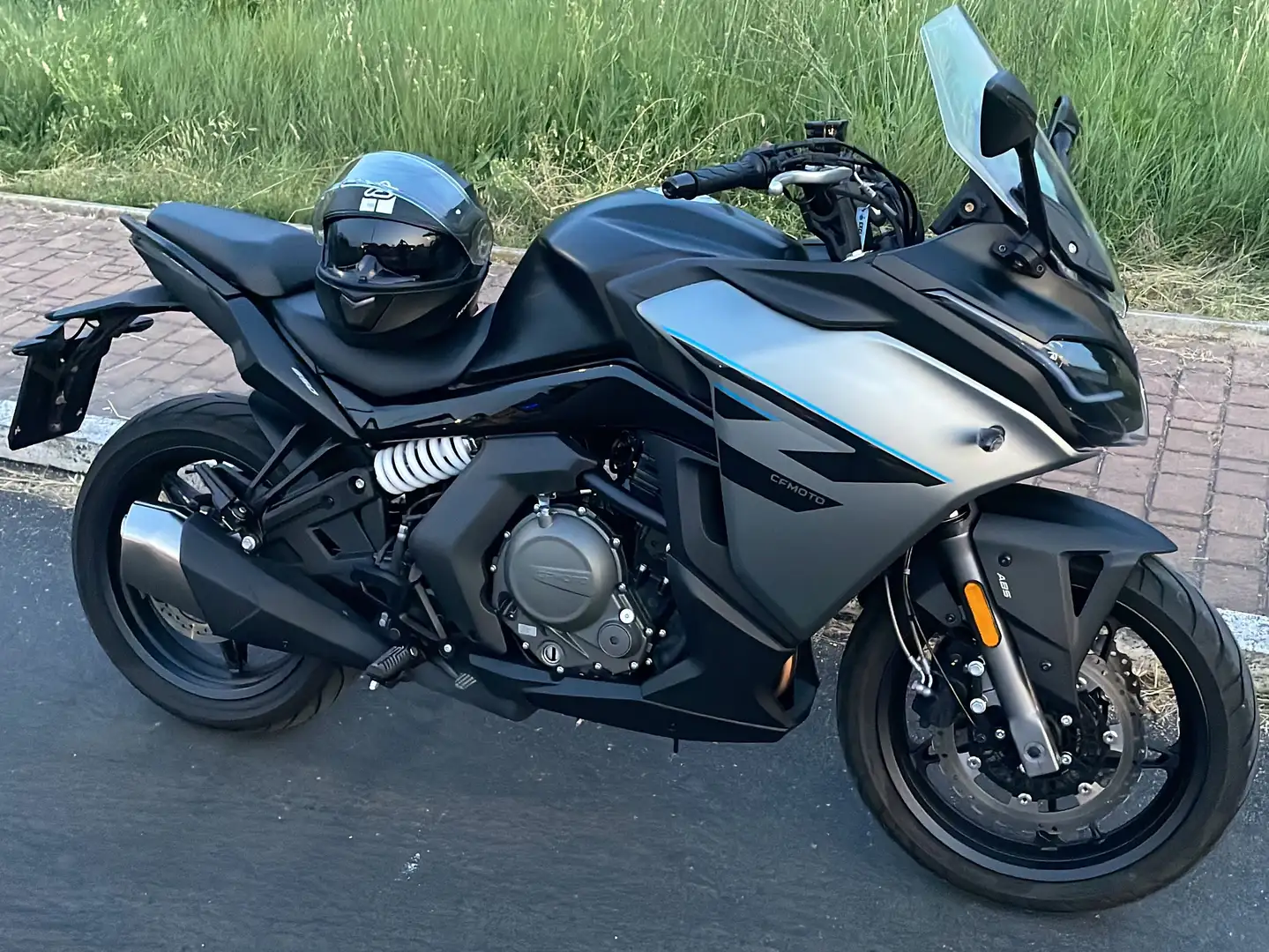 CFMOTO 650GT 650 Argento - 1