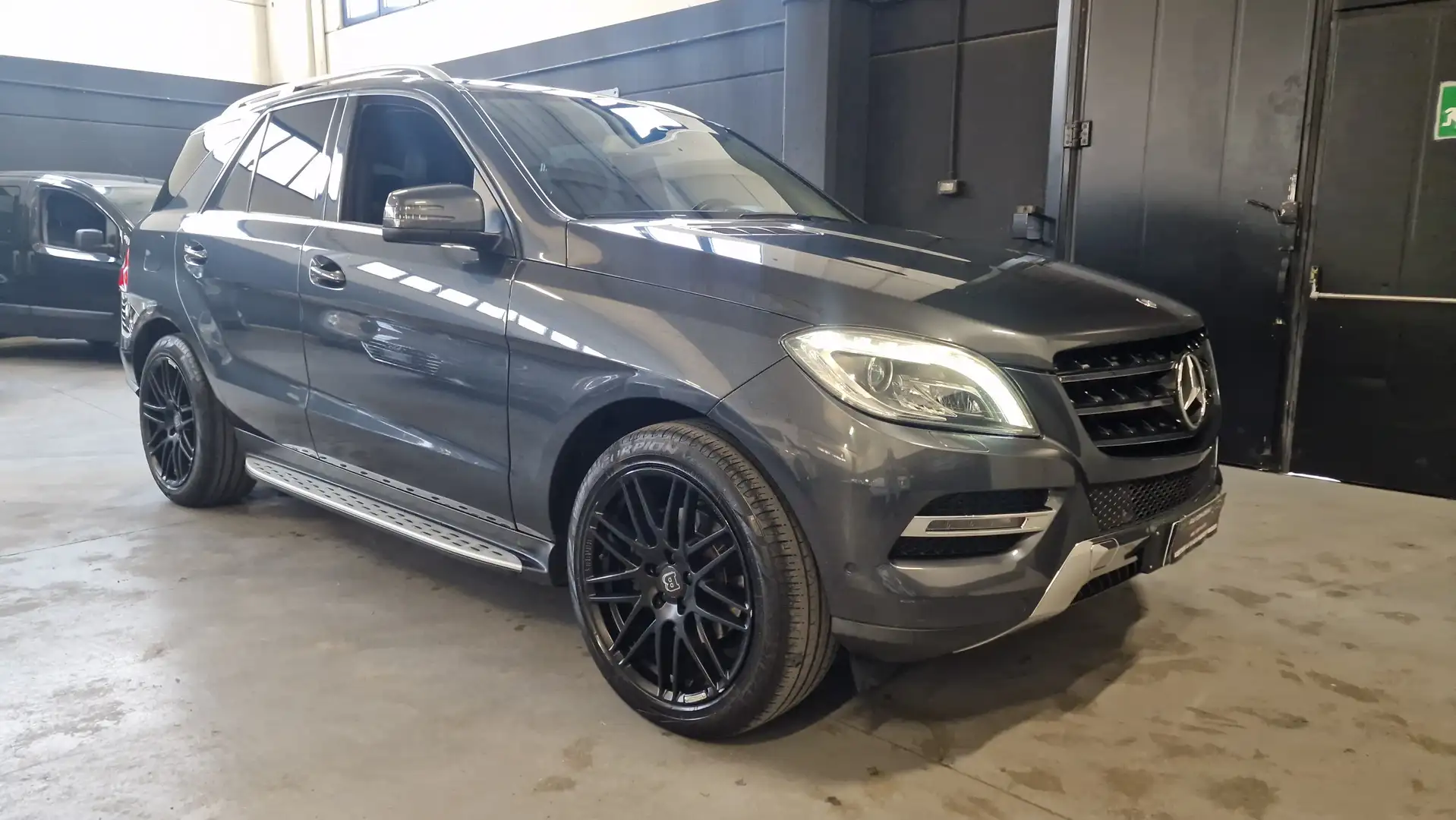 Mercedes-Benz ML 350 ML 350 bt Premium c/xeno 4matic auto Gris - 1