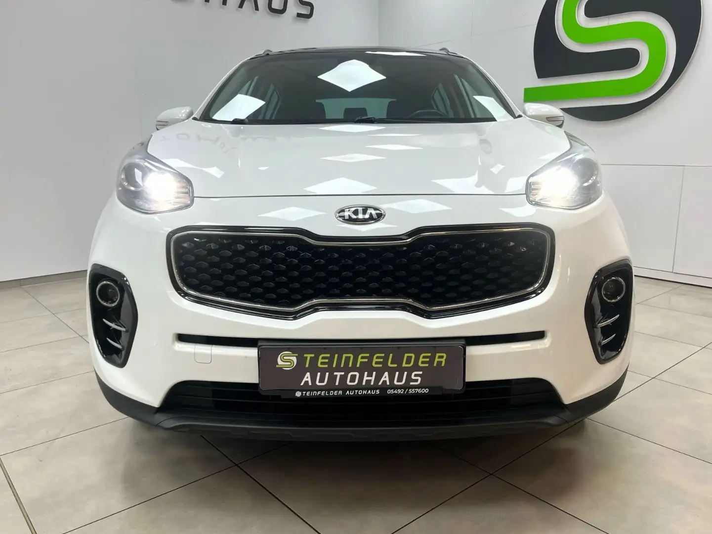 Kia Sportage Edition 7 2WD / PANORAMA / R-CAM / NAVI Белый - 2