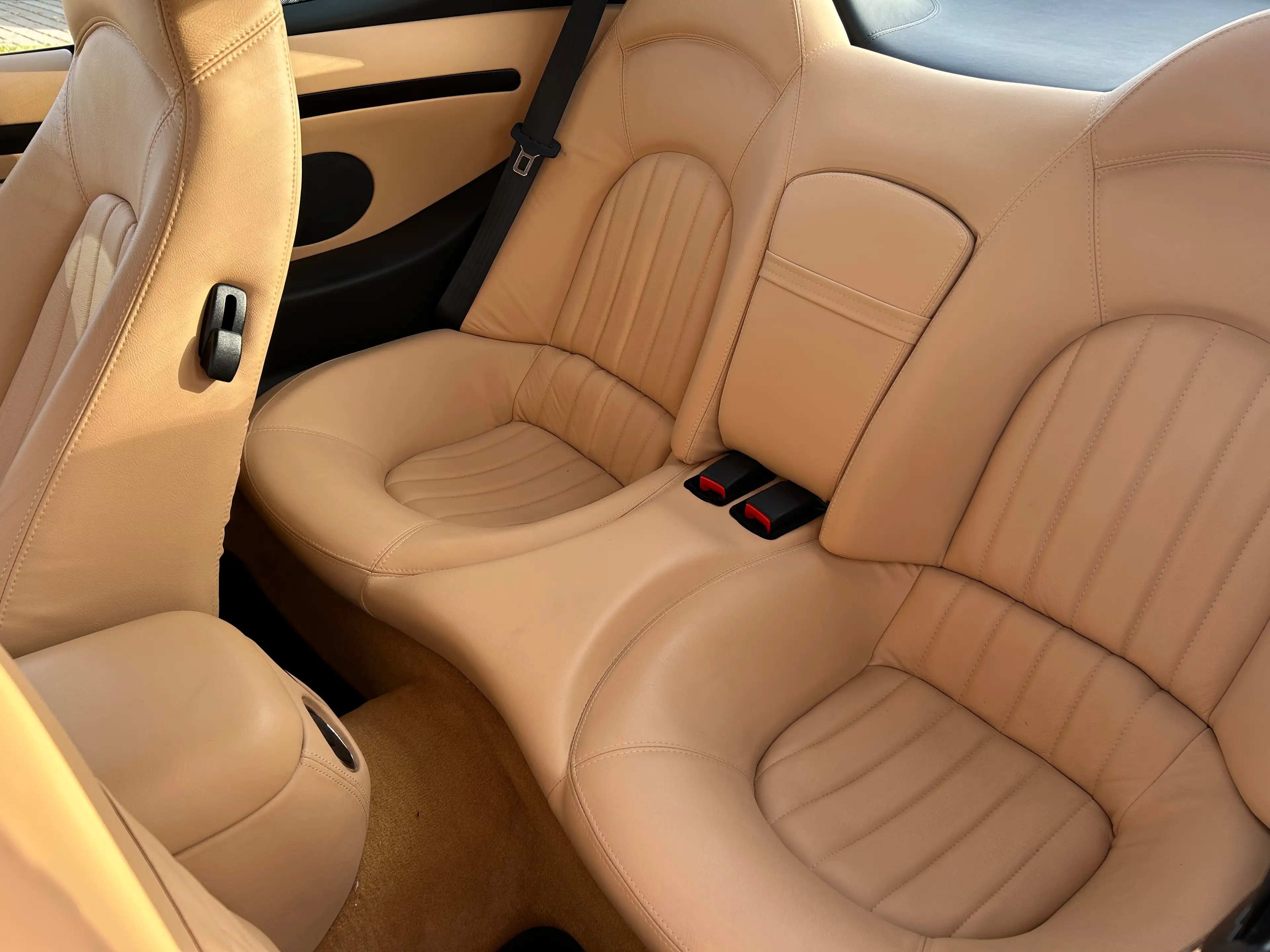 Maserati Coupe Cambiocorsa, Erstbesitz, nur 16.600 km — photo 11