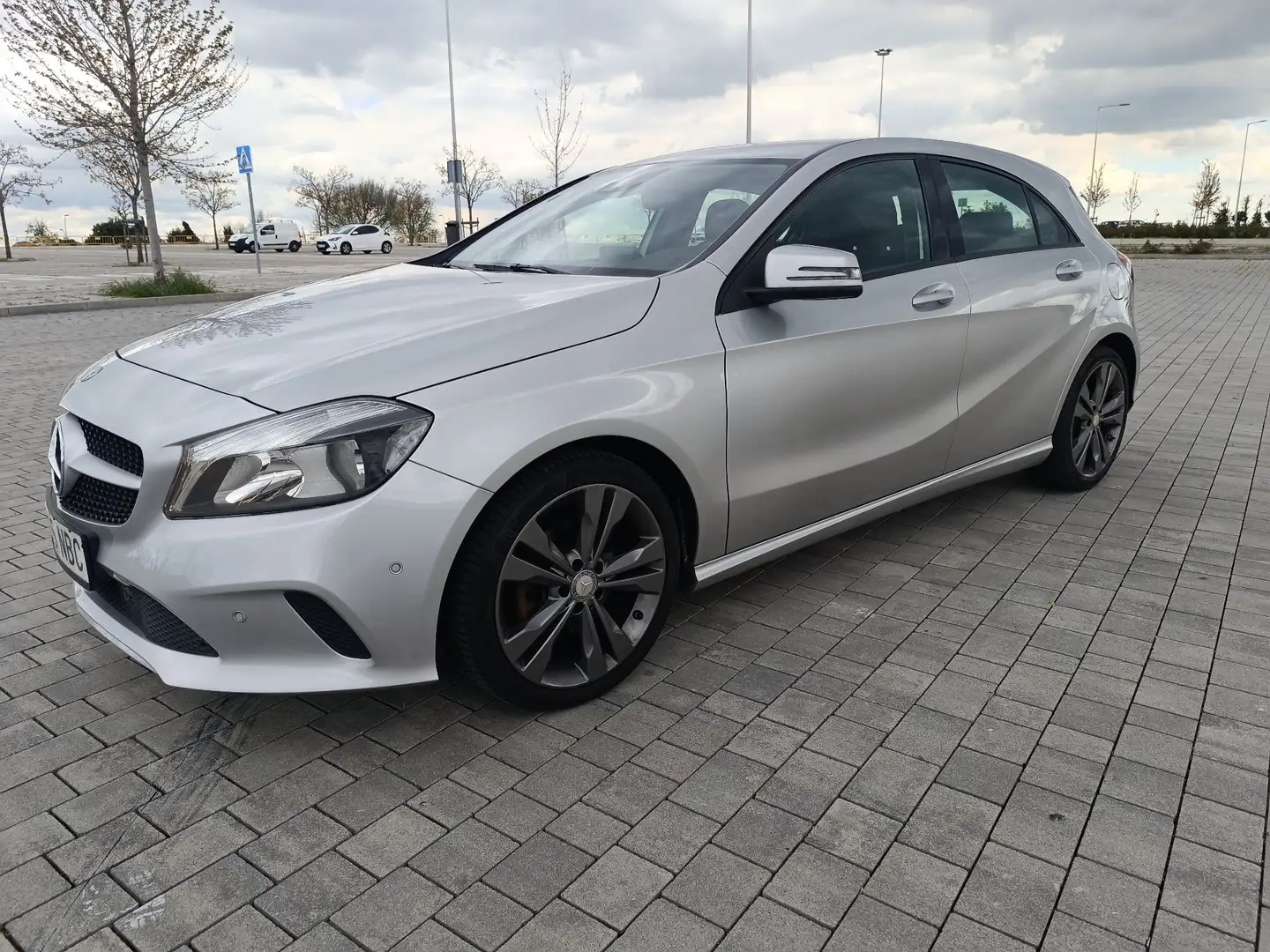 Mercedes-Benz A 200 200d - 1