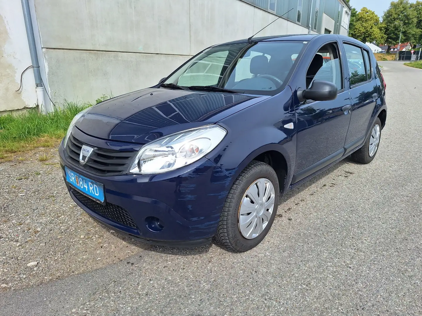Dacia Sandero 1,2 16V mit Pickerl - 1