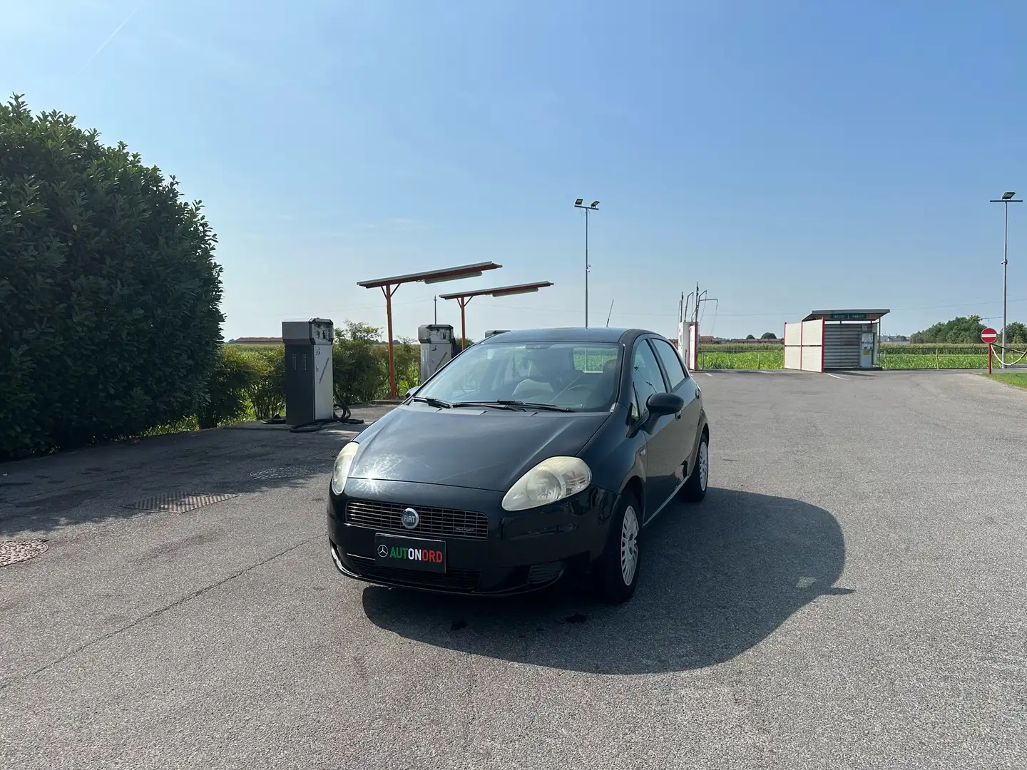 Fiat Grande Punto 5p 1.3 mjt 16v Dynamic 75cv Noir - 1