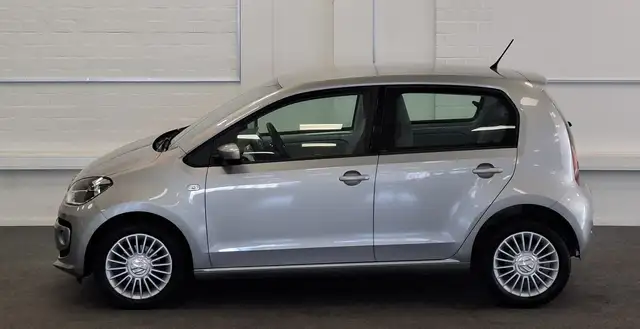 Volkswagen Up! view 4