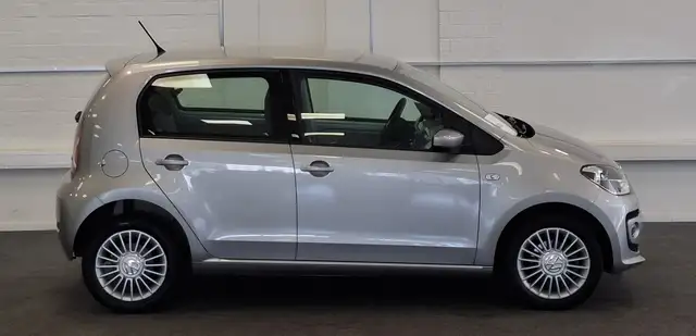 Volkswagen Up! view 5