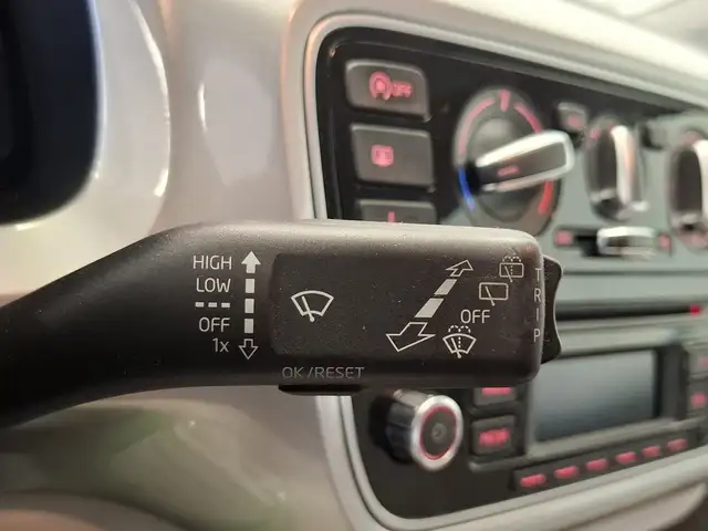 Volkswagen Up! view 15