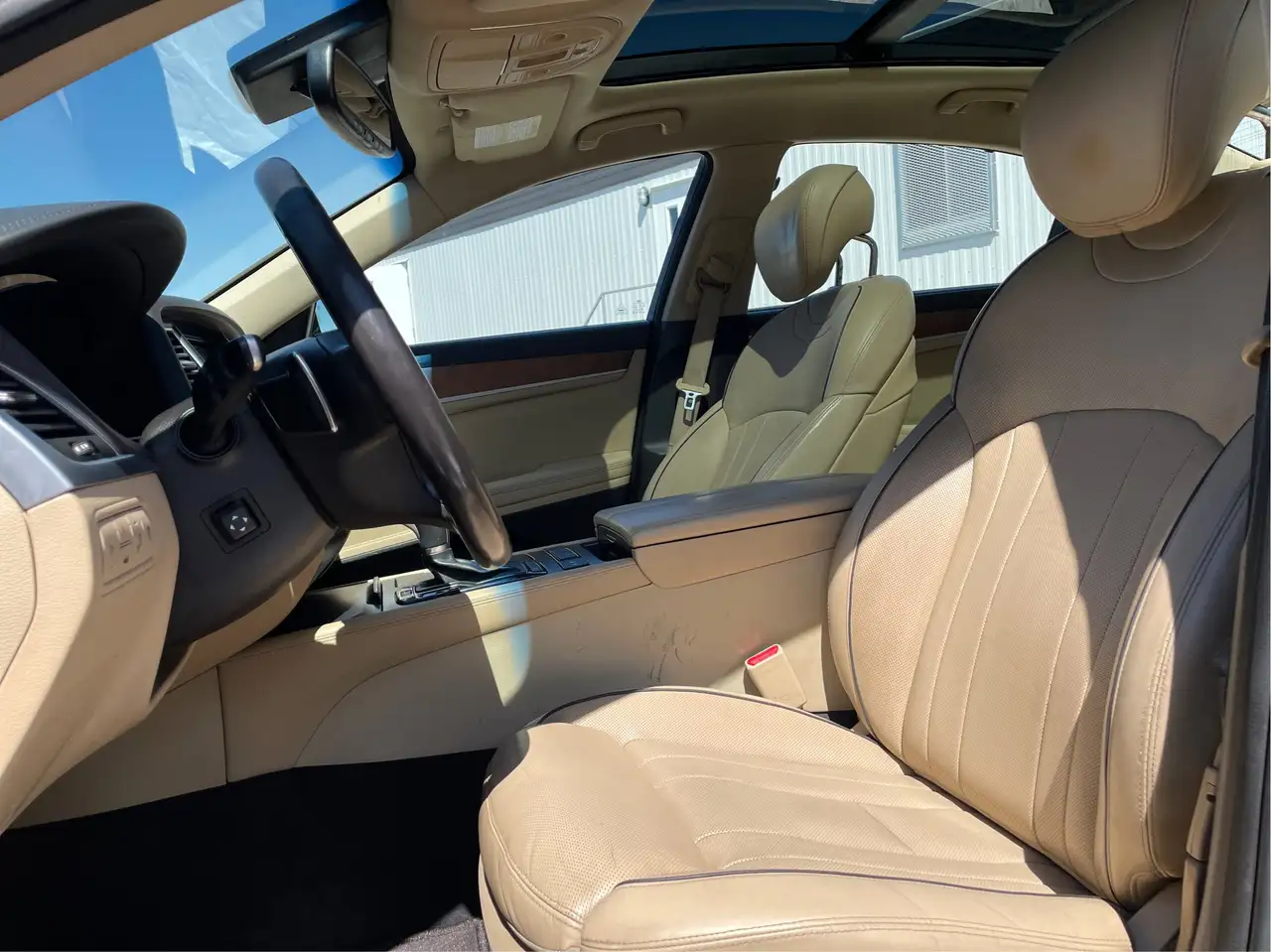 Hyundai Genesis снимка Hyundai Genesis