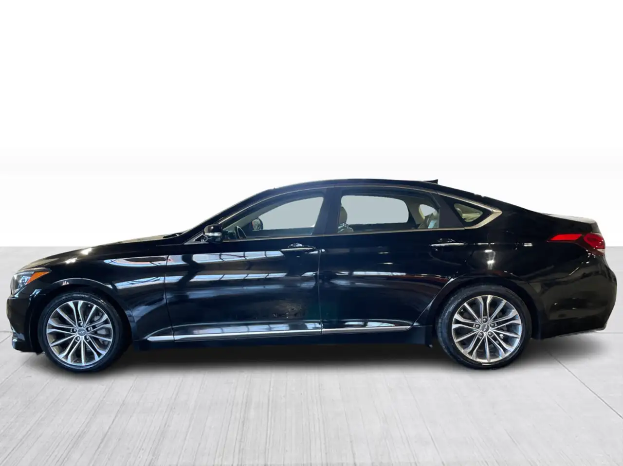Hyundai Genesis снимка Hyundai Genesis
