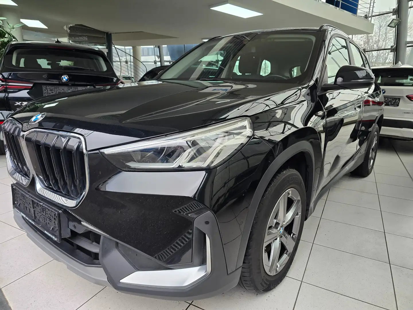 BMW X1 18d sDrive Anhängerkupplung/nur Autobahn km Schwarz - 1