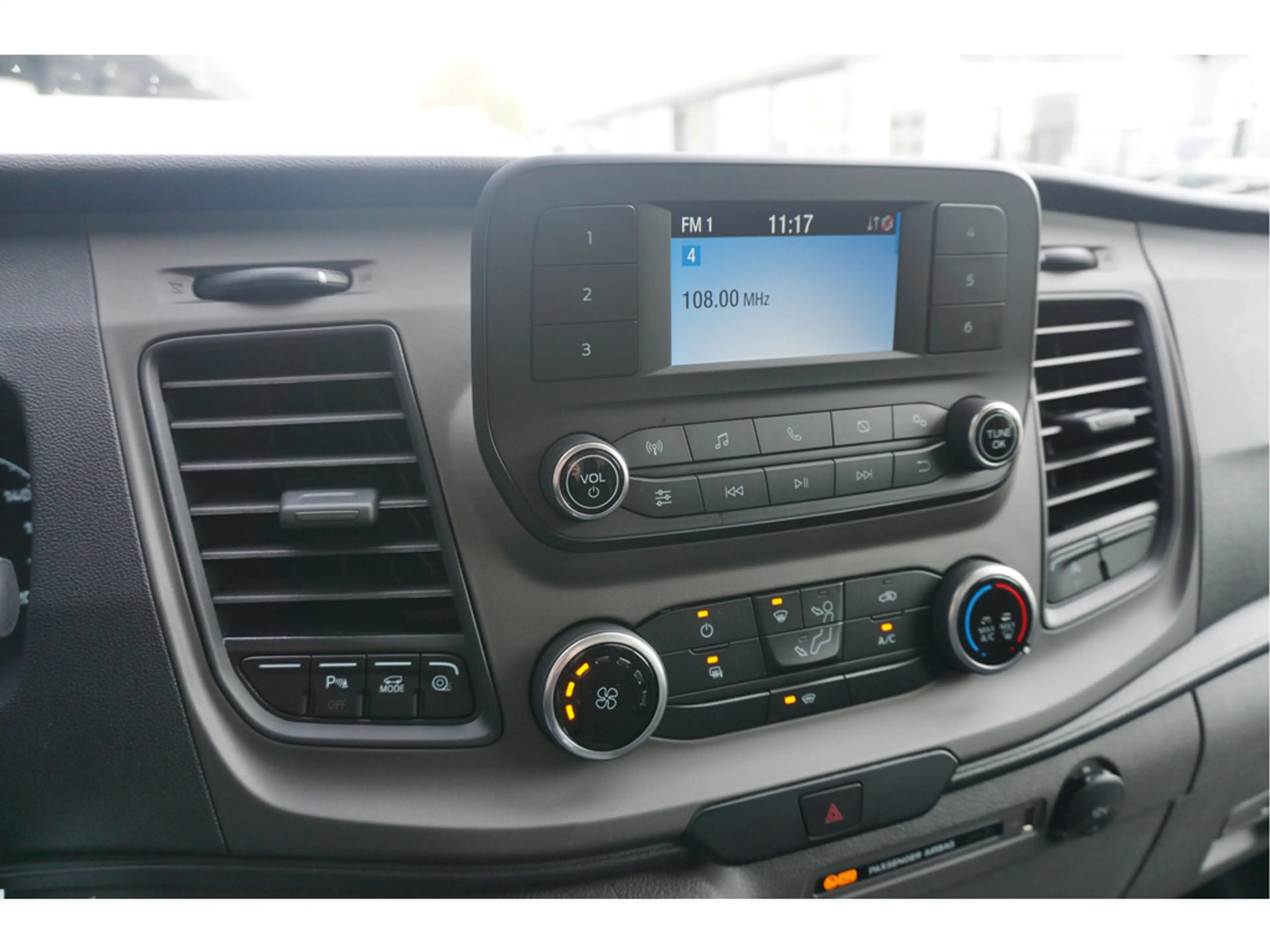 Ford Transit 350 2.0 TDCI L3H3 Trend Airco | Cruise | Camera | — photo 18