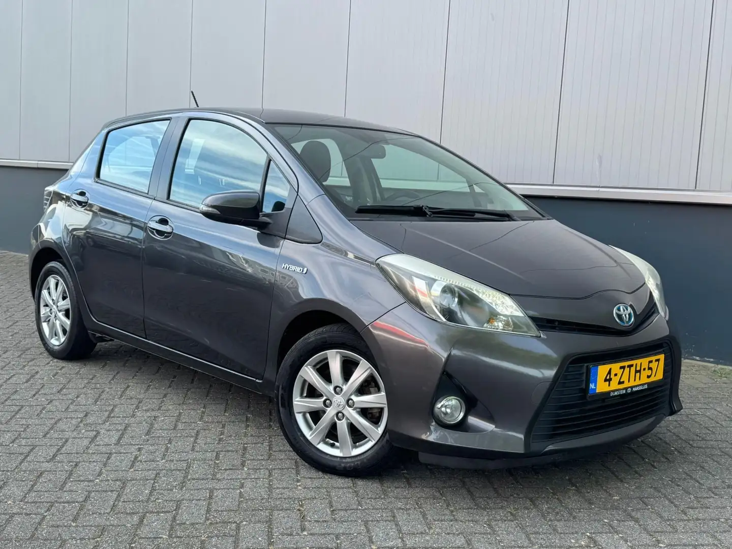 Toyota Yaris 1.5 Full Hybrid Aspiration cruise controle nieuwe Grigio - 2