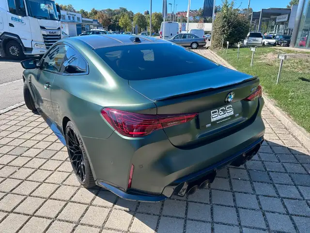 BMW M4 view 5