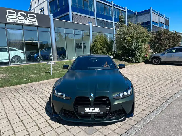 BMW M4 view 9