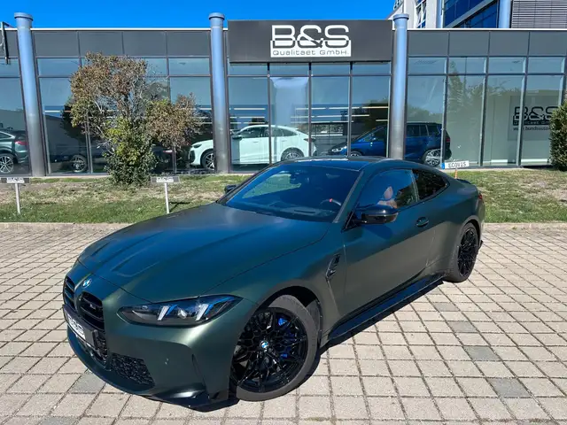 BMW M4 view 2