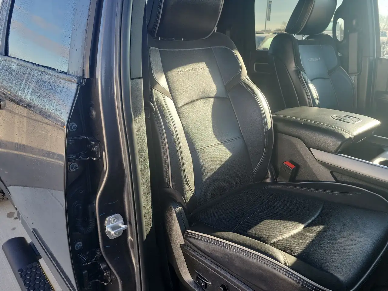 RAM 3500 снимка RAM 3500