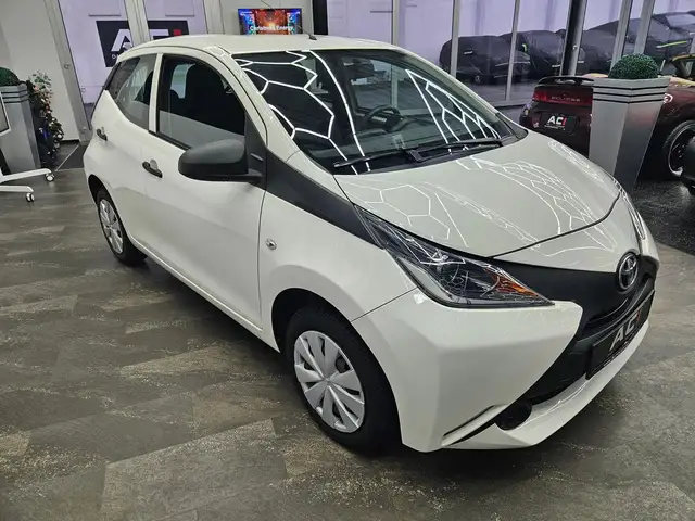 Toyota Aygo view 10