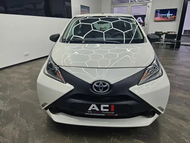 Toyota Aygo view 11