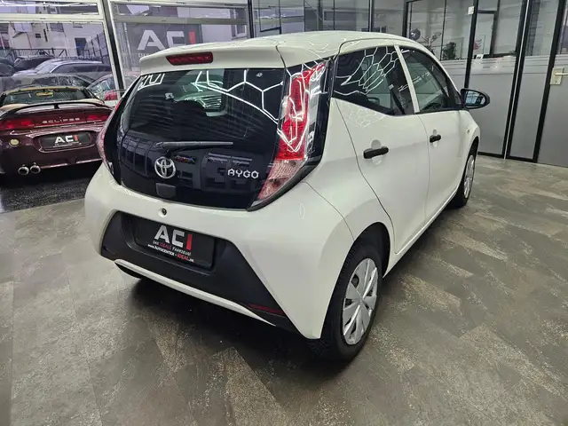 Toyota Aygo view 8