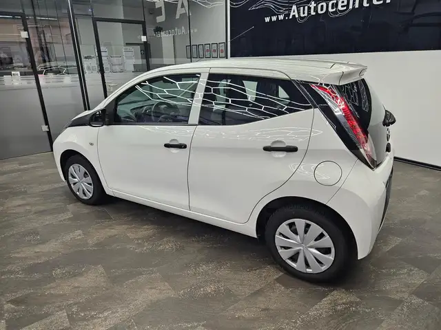 Toyota Aygo view 5