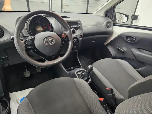 Toyota Aygo view 14