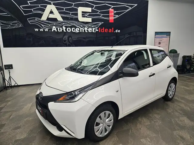 Toyota Aygo view 12