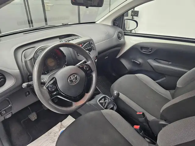 Toyota Aygo view 13